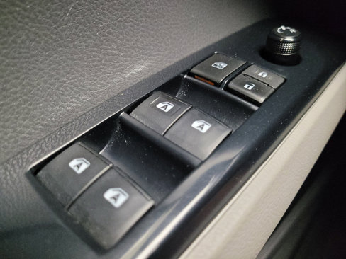 Used 2018 Toyota Camry LE image 27
