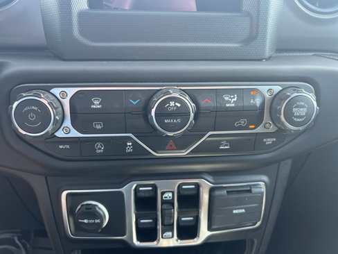 Certified 2023 Jeep Gladiator Sport image 33