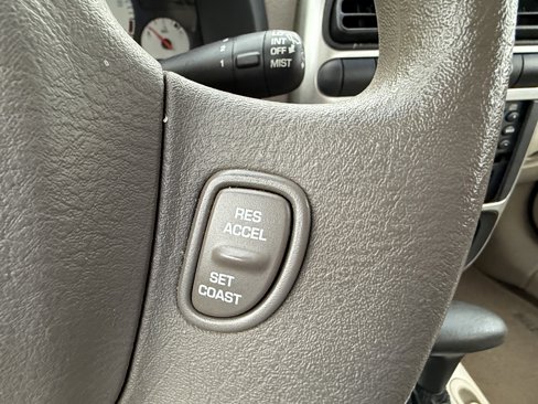 Used 2003 Saturn L-Series L200 w/ Convenience Pkg image 20