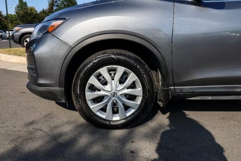 Used 2020 Nissan Rogue S image 26