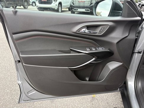 New 2025 Chevrolet Trax RS w/ Sunroof Package image 36