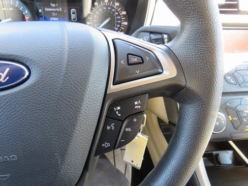 Used 2014 Ford Fusion SE image 18