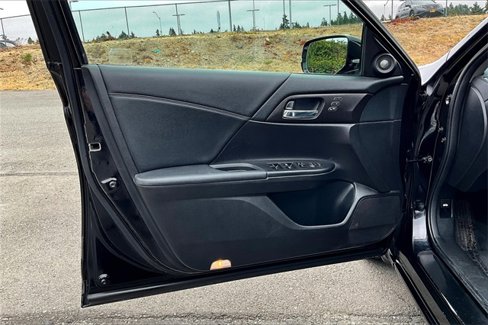 Used 2015 Honda Accord Touring image 20