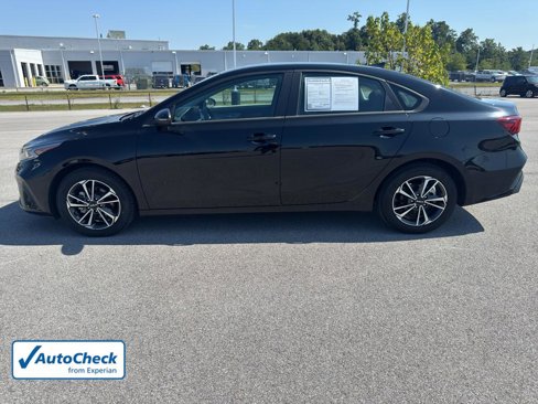 Certified 2023 Kia Forte LXS w/ LXS Technology Package image 2