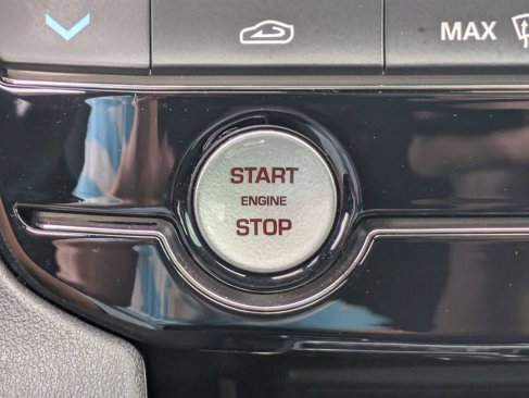 Used 2020 Jaguar F-PACE Premium image 18