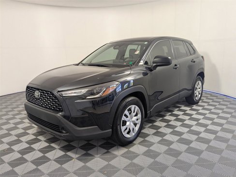 Certified 2023 Toyota Corolla Cross L image 1