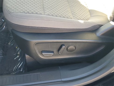 Used 2020 Ford Escape SE image 17