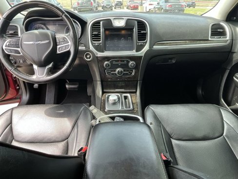 Used 2019 Chrysler 300 Limited image 34