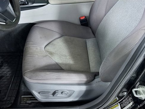 Used 2018 Toyota Camry L image 20