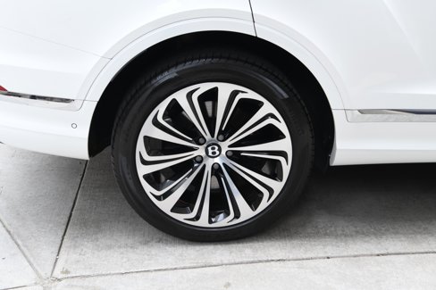 Used 2022 Bentley Bentayga image 23
