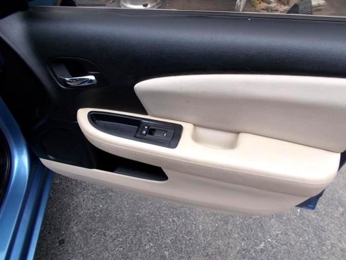 Used 2011 Chrysler 200 Touring image 22