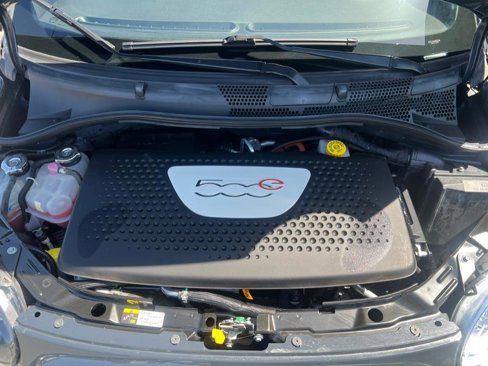 Used 2018 FIAT 500 e w/ Esport Package image 38