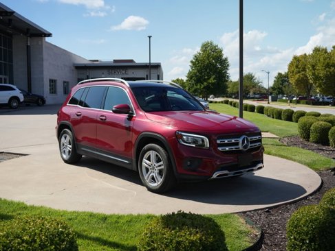 Certified 2021 Mercedes-Benz GLB 250 4MATIC w/ Premium Package image 10