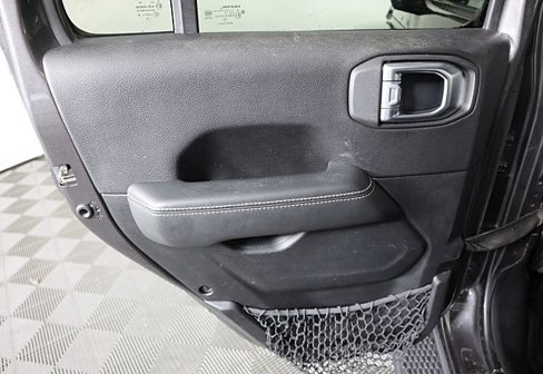 Used 2019 Jeep Wrangler Unlimited Sahara image 23