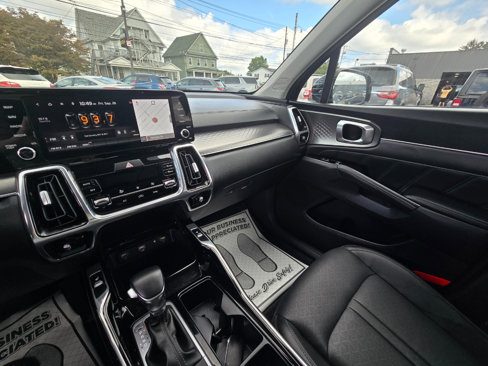 Used 2022 Kia Sorento SX image 11