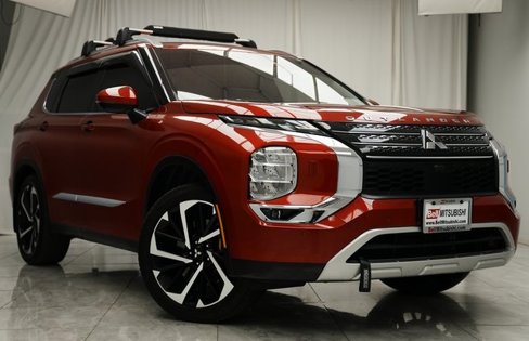 Used 2022 Mitsubishi Outlander SE image 1