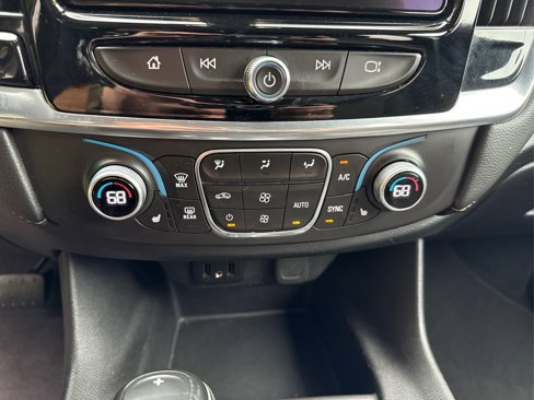 Used 2018 Chevrolet Traverse LT image 31
