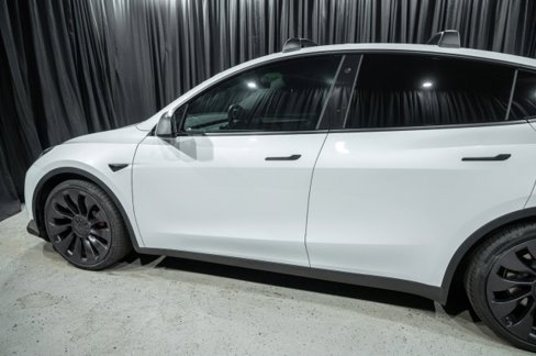 Used 2023 Tesla Model Y Performance image 5
