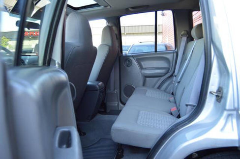 Used 2005 Jeep Liberty Renegade image 12