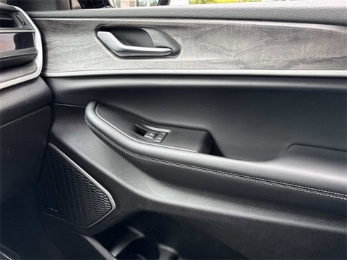 Used 2022 Jeep Grand Cherokee L Limited image 26