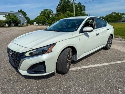 Used 2023 Nissan Altima 2.5 SV image 5