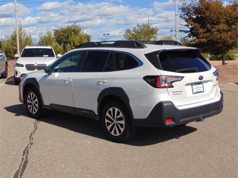 Used 2023 Subaru Outback Premium image 6