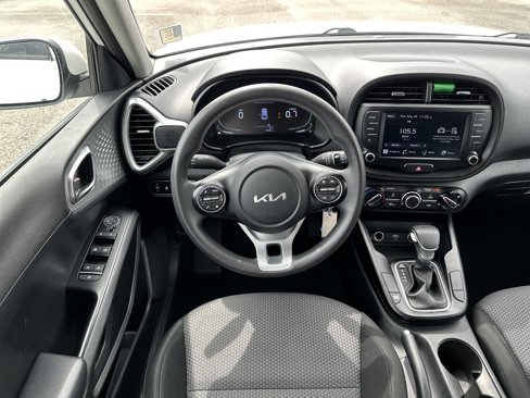 Used 2023 Kia Soul LX w/ LX Technology Package image 22