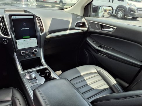 Used 2022 Ford Edge SEL image 15