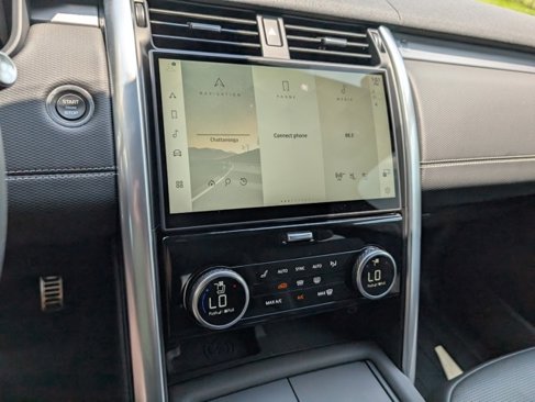 Certified 2024 Land Rover Discovery Dynamic SE image 16