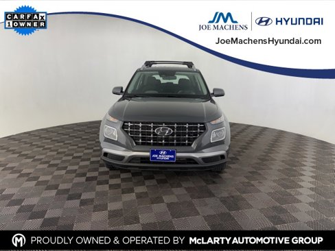 Certified 2024 Hyundai Venue SEL image 2