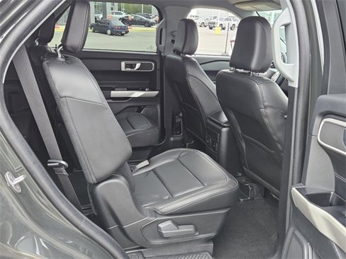 Used 2022 Ford Explorer XLT w/ Equipment Group 202A image 14