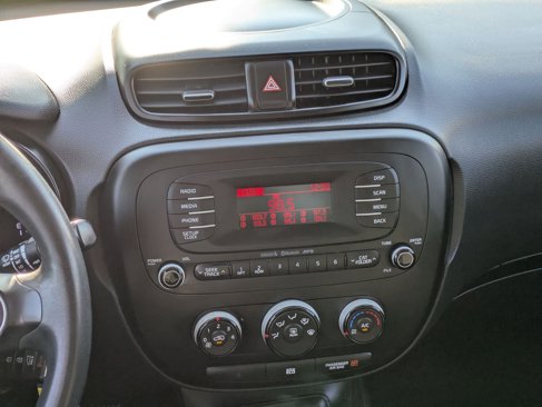 Used 2015 Kia Soul + image 17