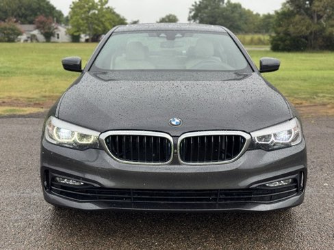 Used 2018 BMW 530e image 2