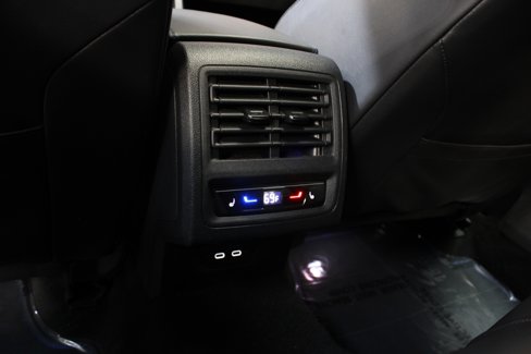 Used 2022 Volkswagen Golf R image 35