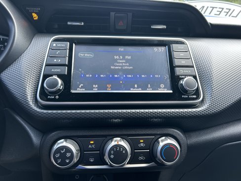 Used 2023 Nissan Kicks S image 24