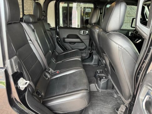 Used 2020 Jeep Gladiator Overland image 19