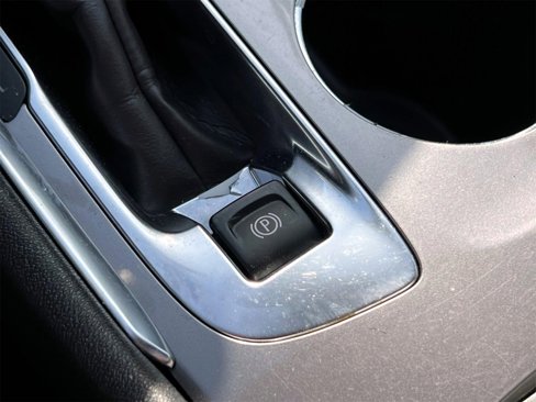 Used 2022 Chevrolet Malibu LT image 37