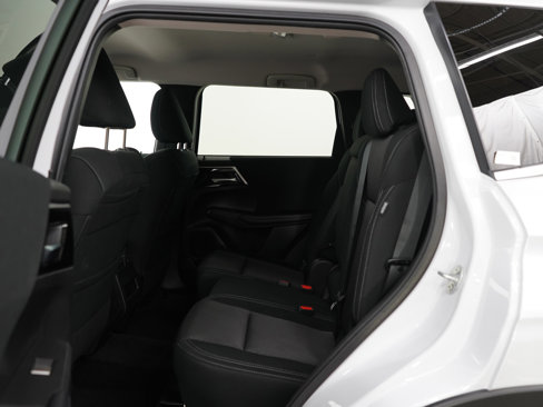 Used 2024 Mitsubishi Outlander ES image 17