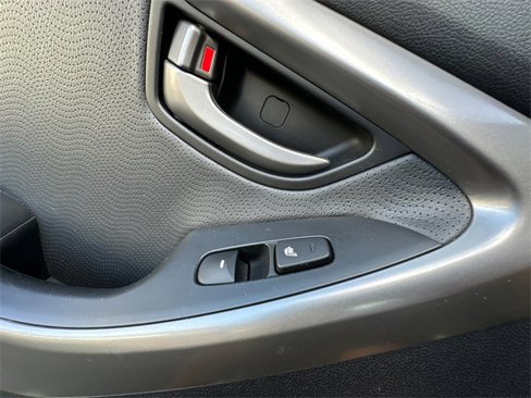 Used 2013 Hyundai Elantra Limited w/ Technology Pkg image 18
