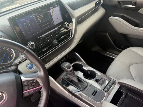 Used 2021 Toyota Highlander Platinum image 14