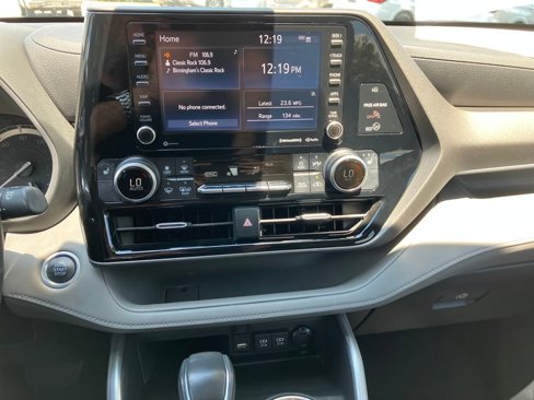 Used 2020 Toyota Highlander XLE image 6