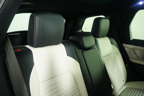 Used 2025 Land Rover Discovery Sport Dynamic SE image 32