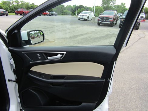 Used 2022 Ford Edge SEL w/ Convenience Package image 32