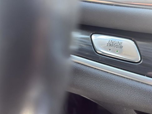 Used 2019 Buick Enclave Essence w/ LPO, Luxury Package image 19