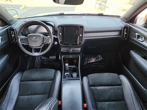 Used 2020 Volvo XC40 T5 R-Design image 15
