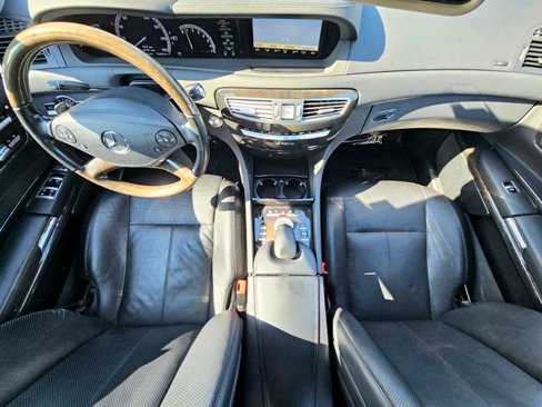Used 2011 Mercedes-Benz CL 550 4MATIC image 27