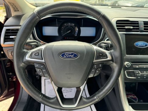 Used 2017 Ford Fusion SE w/ Equipment Group 201A image 19