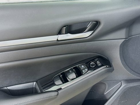 Used 2023 Nissan Altima 2.5 SV image 17