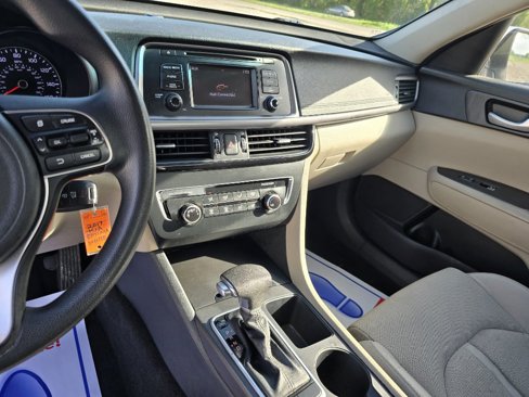 Used 2017 Kia Optima LX w/ Convenience Package image 12