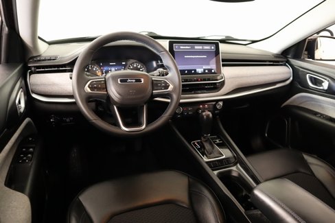 Used 2022 Jeep Compass Latitude image 2